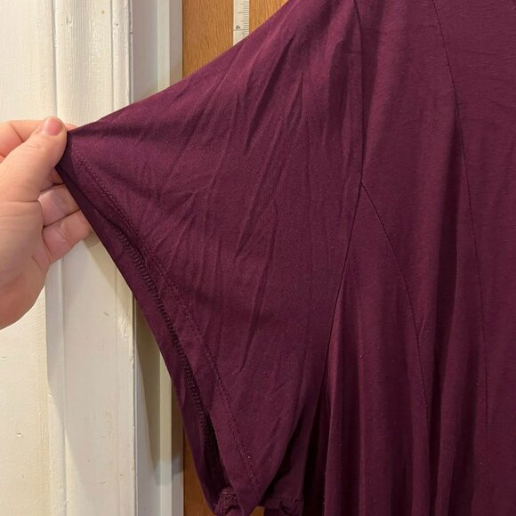 Size 5(5X) - Torrid - Super Soft Maroon Short Sleeve Pullover w/Button Design - Picture 3 of 6